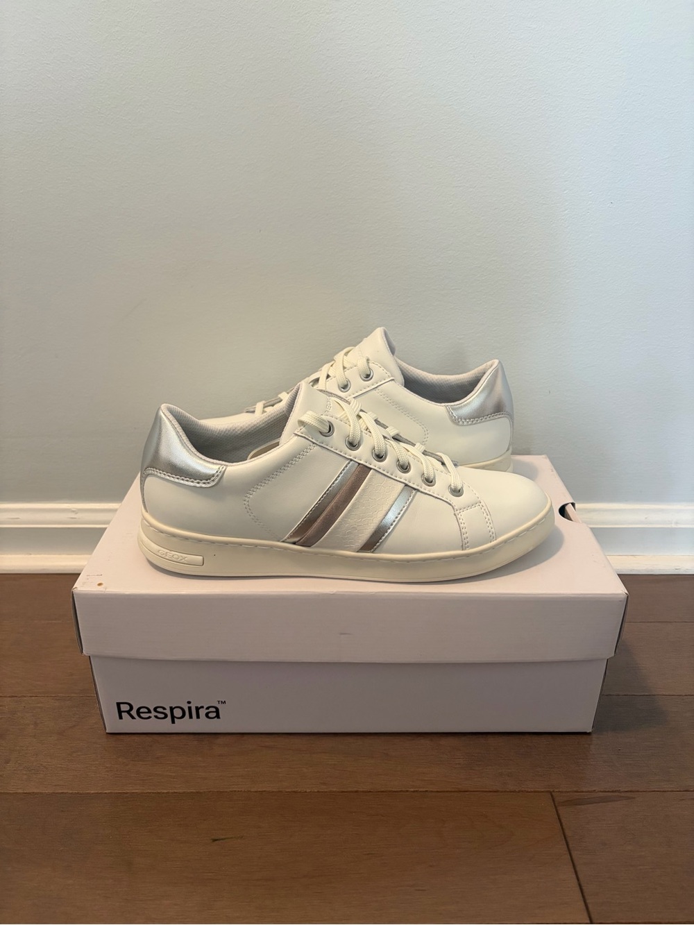 Geox White Sneakers with Silver Accents